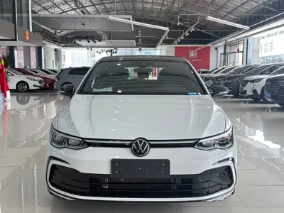 Volkswagen Golf 2023, 19000 км, за 156800 CNY