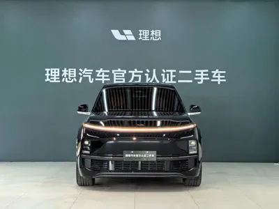 Li Auto Li L8 2023, 66000 км, за 192800 CNY