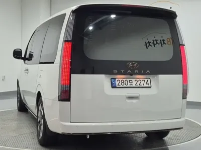 Hyundai Staria 2023, 5300 км, за 77750000 KRW