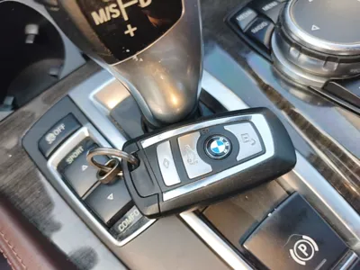BMW 5 Series 2017, 141100 км, за 107075.77 CNY - фото 12