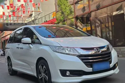 Honda Odyssey 2017, 128500 км, за 96422.4 CNY - фото 3