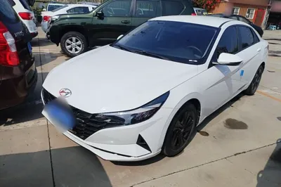 Hyundai Elantra · 2022 год