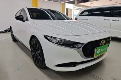 Mazda Mazda 3 Axela 2022, 9900 км, за 97034.21 CNY