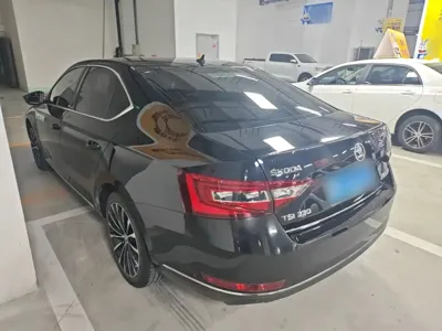 Skoda Superb 2017, 131400 км, за 42300 CNY - фото 5