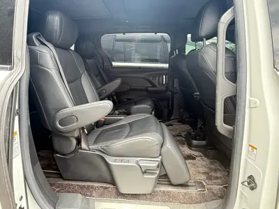 Toyota Sienna 2022, 33000 км, за 228000 CNY - фото 13