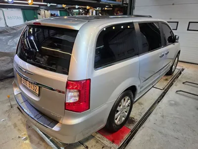 Chrysler Grand Voyager 2011, 127000 км, за 8900000 KRW - фото 2