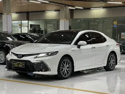 Toyota Camry · 2022 год