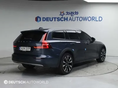 Volvo V60 2023, 46436 км, за 29900000 KRW