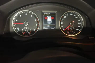 Volkswagen Tiguan 2016, 99300 км, за 54050.65 CNY - фото 11