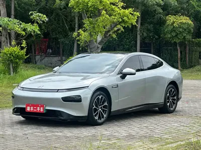 Xpeng P7 · 2022 год