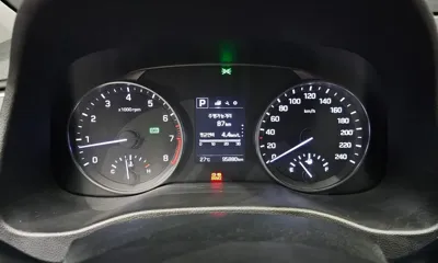 Hyundai Avante 2017, 95880 км, за 9500000 KRW - фото 8