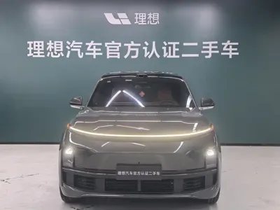 Li Auto Li L8 2025, 33000 км, за 272800 CNY