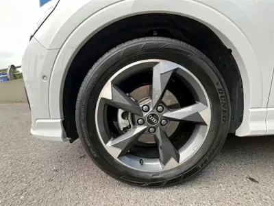 Audi Q3 2023, 13000 км, за 135000 CNY - фото 6