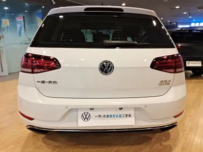 Volkswagen Golf 2020, 112000 км, за 61800 CNY