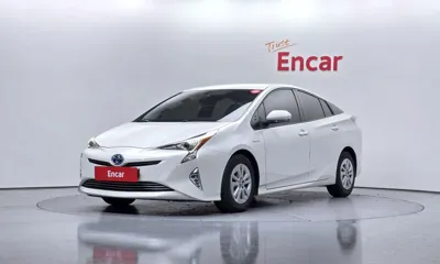 Toyota Prius · 2016 год