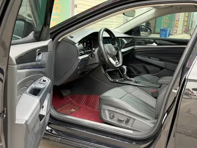 Volkswagen Passat 2023, 51000 км, за 129800 CNY - фото 7