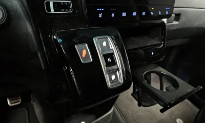 Hyundai Staria 2023, 90021 км, за 32000000 KRW - фото 9