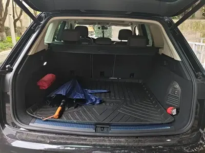 Volkswagen Touareg 2022, 46100 км, за 256000 CNY