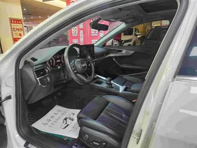 Audi A4L 2021, 61000 км, за 143500 CNY