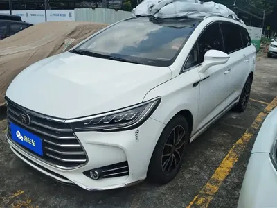 BYD MAX · 2018 год