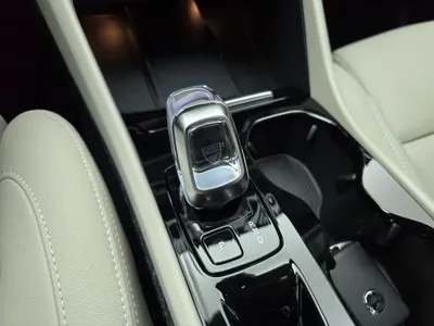 Volvo XC40 2026, 8966 км, за 43000000 KRW - фото 8