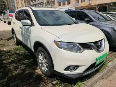 Nissan X-Trail 2015, 141200 км, за 42200 CNY