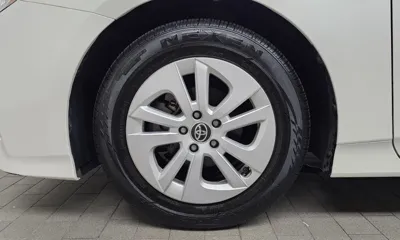Toyota Prius 2017, 77402 км, за 14000000 KRW - фото 5