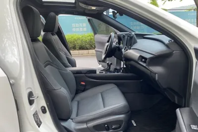 Lexus UX 2022, 100100 км, за 159561.94 CNY - фото 30