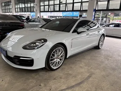 Porsche Panamera · 2023 год