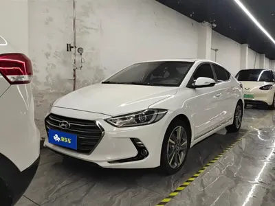 Hyundai Elantra 2017, 70300 км, за 35400 CNY