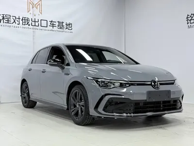 Volkswagen Golf 2022, 24000 км, за 154800 CNY