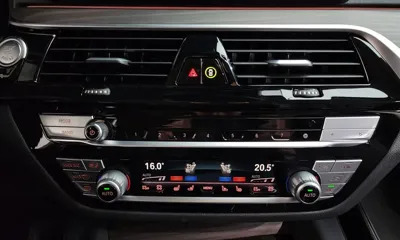 BMW 5-Series 2022, 57600 км, за 35990000 KRW - фото 33