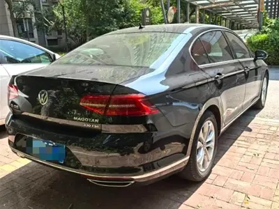 Volkswagen Magotan 2019, 56000 км, за 84000 CNY