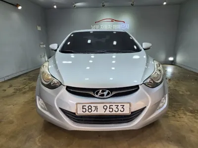 Hyundai Avante · 2012 год