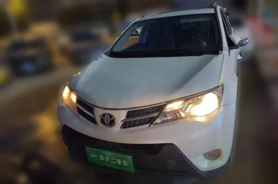 Toyota RAV4 2015, 97400 км, за 48625.87 CNY - фото 2