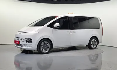 Hyundai Staria · 2023 год