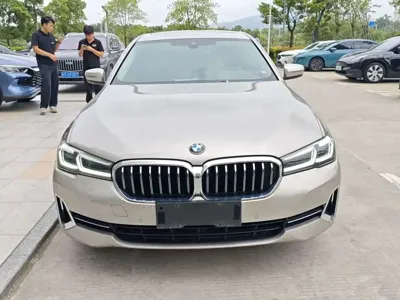 BMW 5 Series 2022, 64900 км, за 205000 CNY