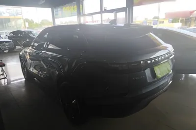 Land Rover Range Rover Velar 2022, 61900 км, за 238132.86 CNY