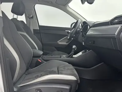Audi Q3 2023, 26000 км, за 199800 CNY - фото 9