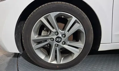 Hyundai Avante 2018, 146289 км, за 9800000 KRW - фото 5