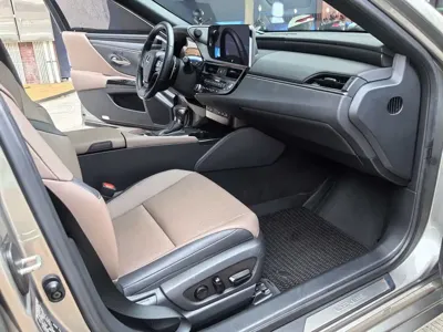 Lexus ES 2023, 27000 км, за 181800 CNY - фото 10