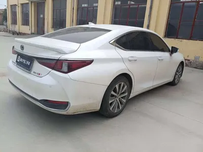 Lexus ES 2021, 105100 км, за 135000 CNY