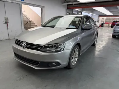 Volkswagen Sagitar · 2013 год