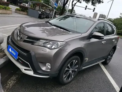 Toyota RAV4 · 2014 год