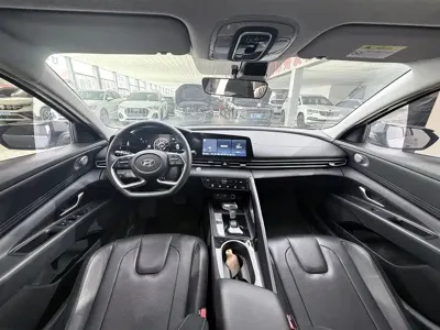 Hyundai Elantra 2023, 39000 км, за 97800 CNY - фото 9