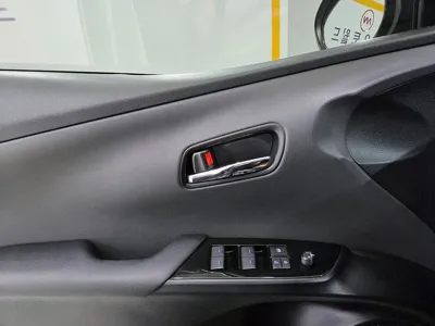 Toyota Prius 2019, 81500 км, за 16300000 KRW - фото 14