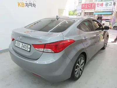 Hyundai Avante 2013, 127830 км, за 4700000 KRW - фото 3