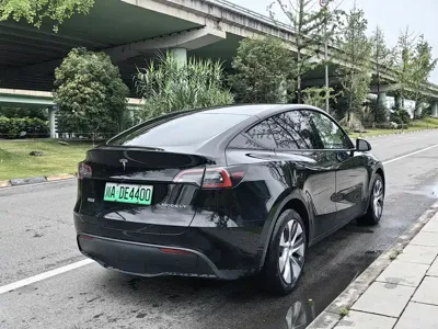 Tesla Model Y 2022, 69000 км, за 133800 CNY - фото 12
