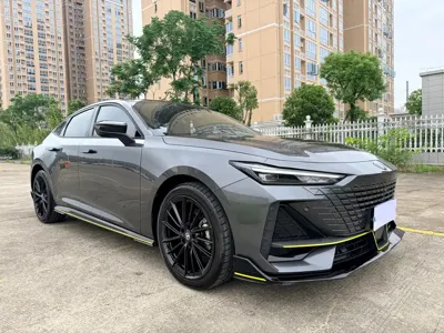 Changan UNI-V 2022, 23000 км, за 69800 CNY