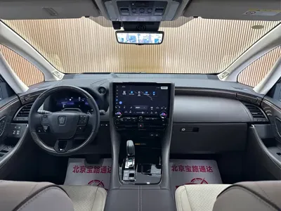 Toyota Vellfire 2025, 3000 км, за 848000 CNY - фото 10